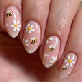 Cute Daisy Bee