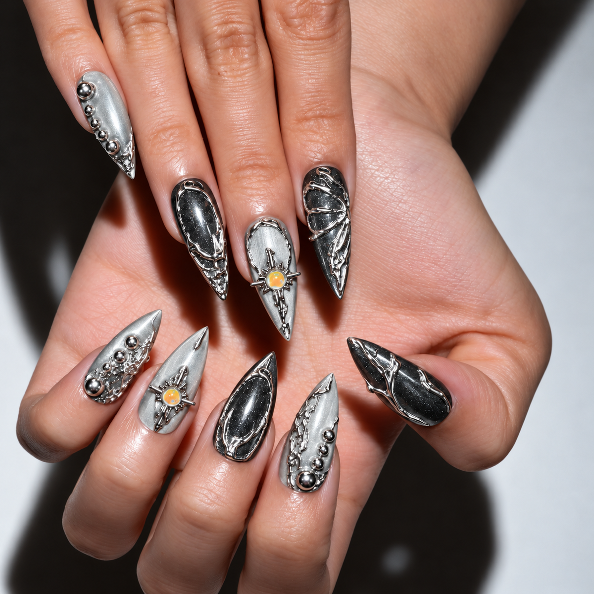 Black_and_silver_stiletto_press on nails